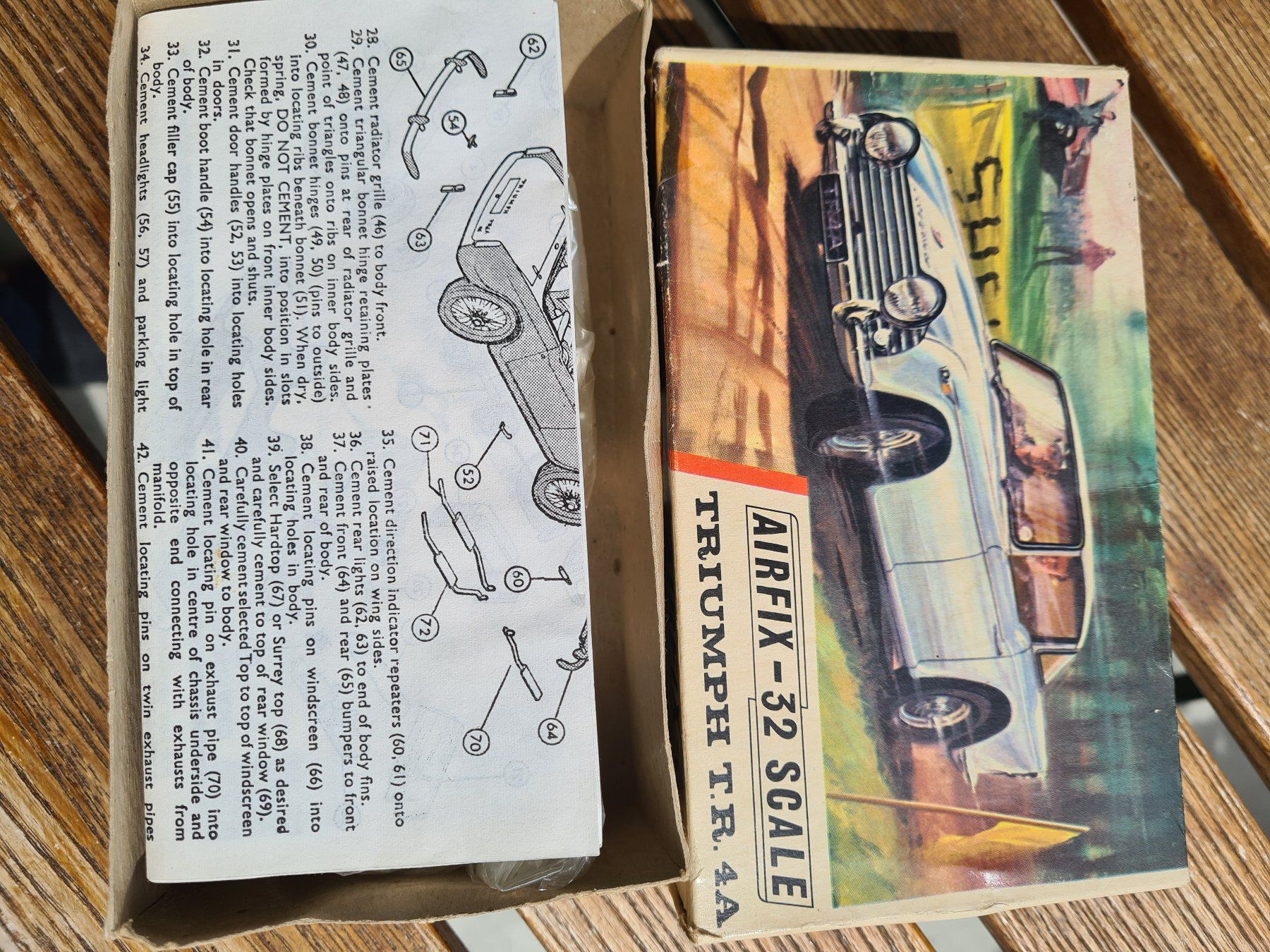 Triumph Modellini d'auto: AIRFIX 32 SCALE Triumph TR4A – Usato da Basel venduto da Solarbebop 2