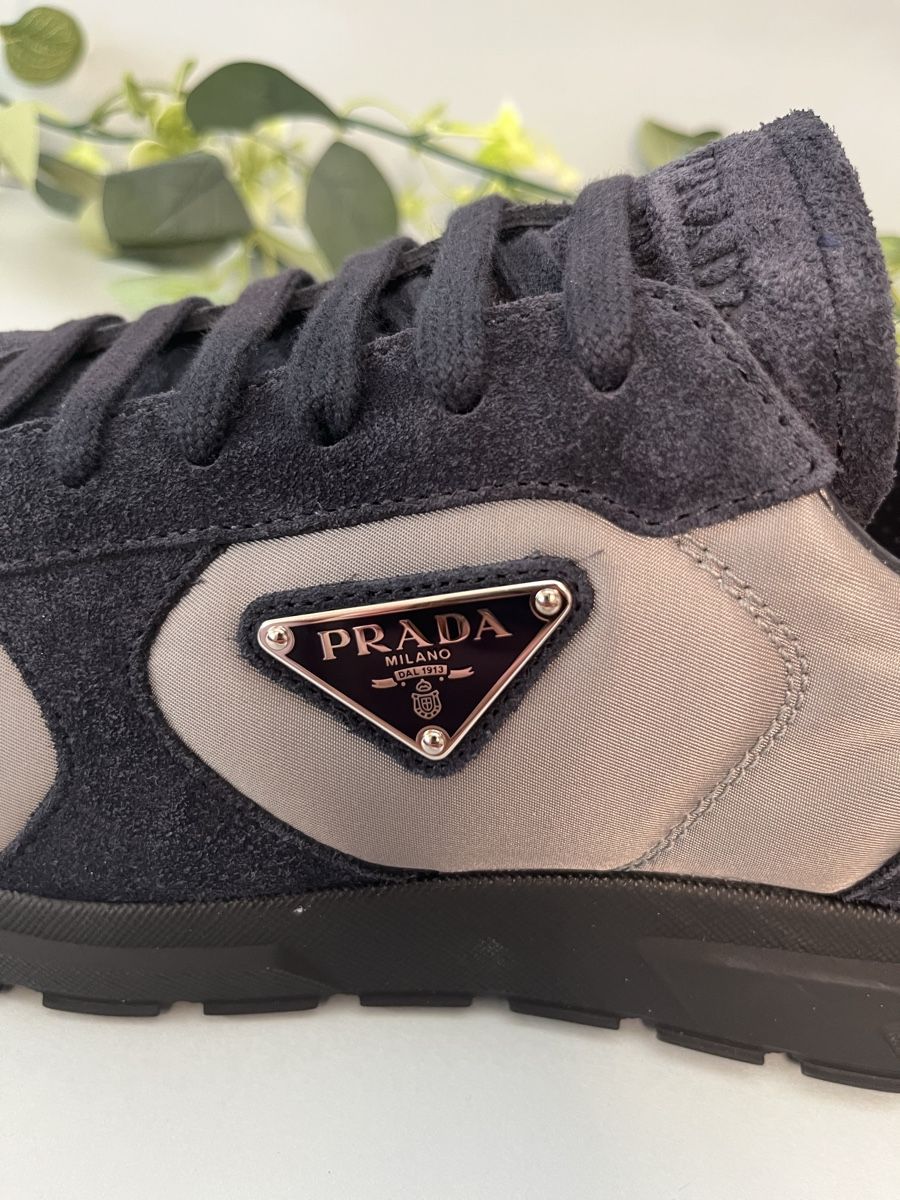 Prada Scarpe da uomo: Prada Prax Sneaker Blue/Iron Gr. 42.5 Neu mit Box – Nuovo (secondo la descrizione) da Lausanne venduto da S_luxury 2