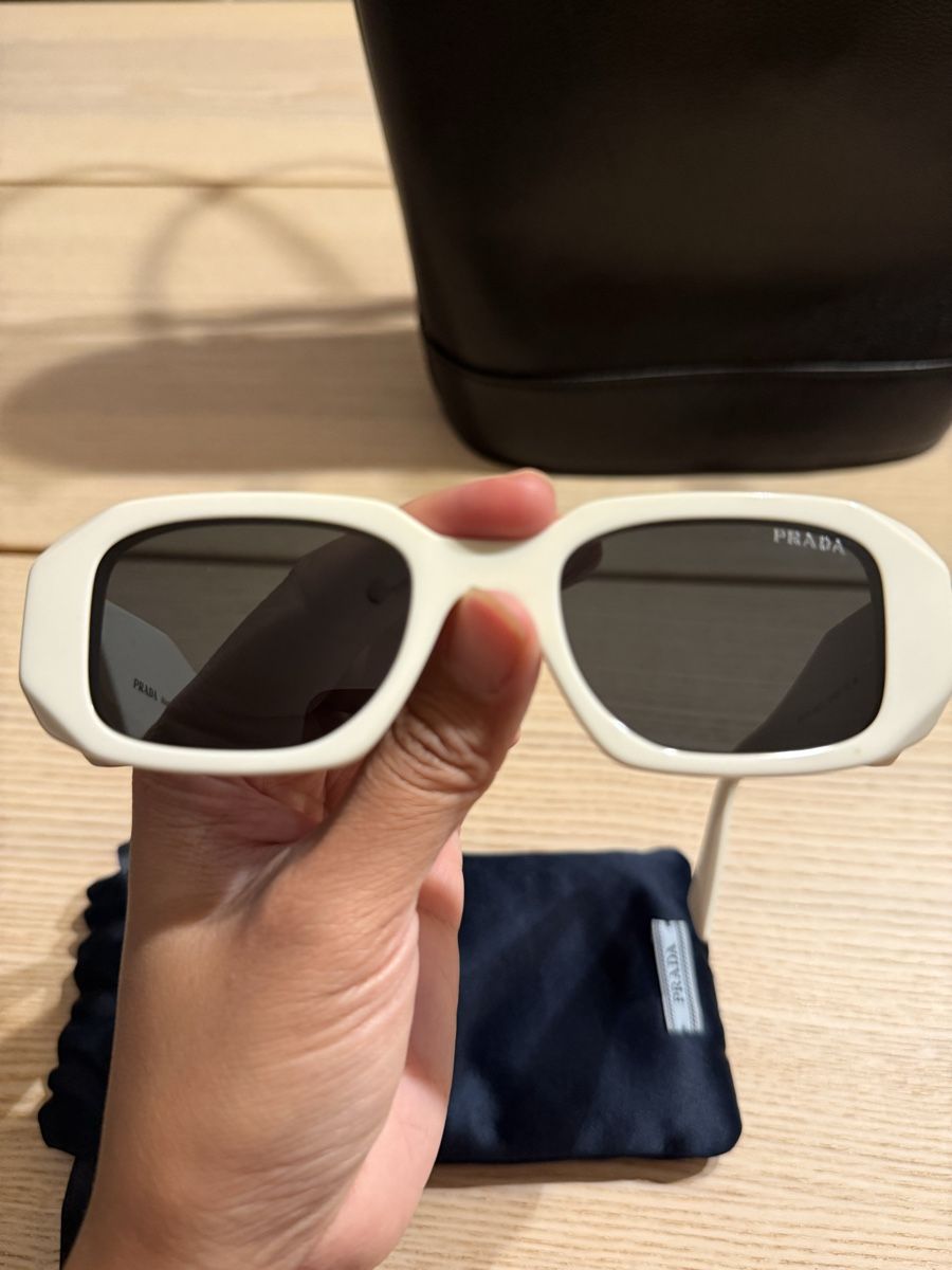 Prada Brillen & Gläser: Prada sunglasses  – Gebraucht aus Luzern von rec_8srh