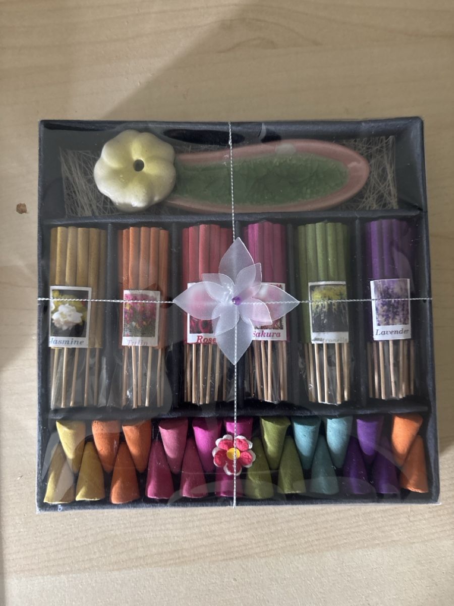 Candele: Räucherstäbchen-Set mit Halter, diverse Düfte, neuwertig – Nuovo e nell'imballaggio originale da Zürich venduto da clean.closet