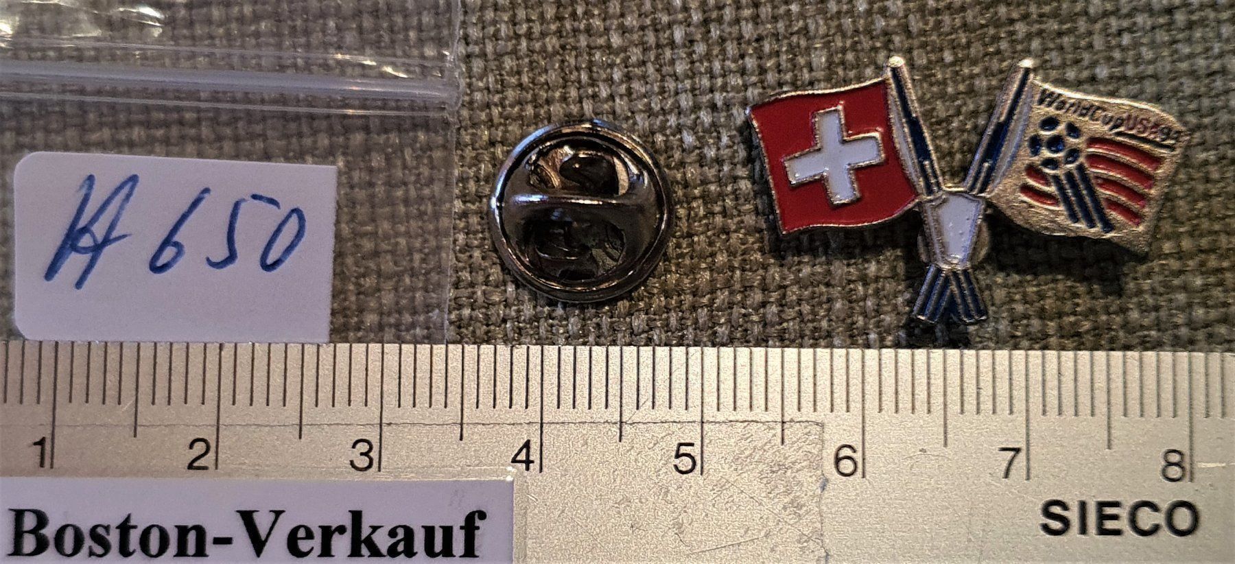 Modellbausätze & Standmodelle: H650 - Pin World Cup 94 USA / Schweiz – Gebraucht aus Reinach BL von Boston-Verkauf 1