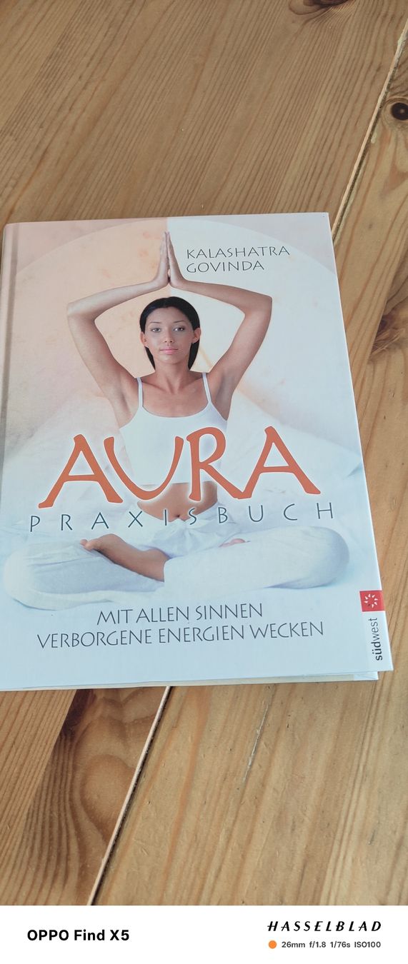 Libri: Aura – Nuovo (secondo la descrizione) da Volken venduto da katz5