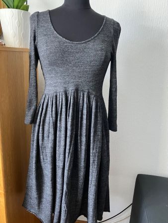 Robe grise Sandro manches longues plissée T. 2