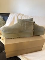 UGG Ultra Mini Platform Boots Olive Like New