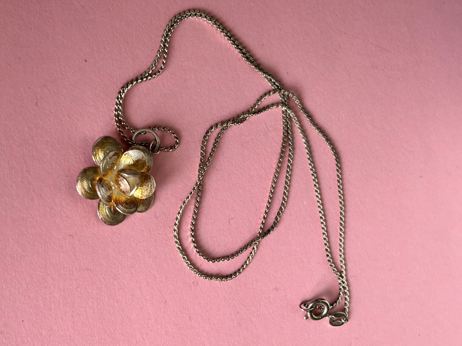 Ciondoli: Trachtenblume klein mit silberkette – Usato da Laufen venduto da Bellebellezza 2