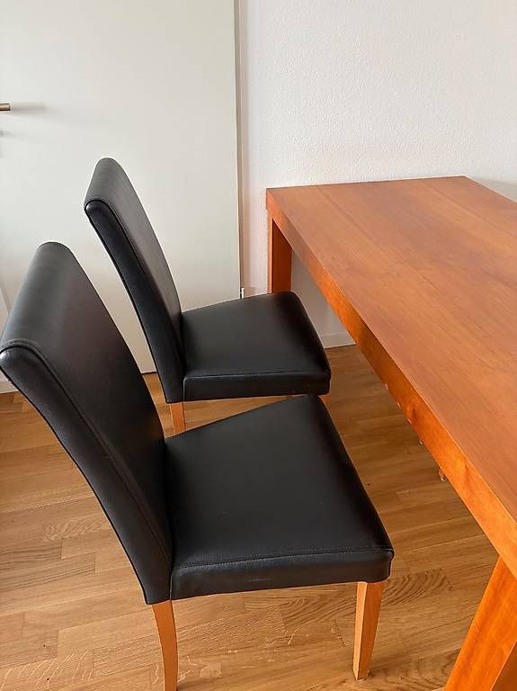 Set di tavolo e panche: Esstisch mit 4 Stühlen – Usato da Basel venduto da noe_m5vd 2