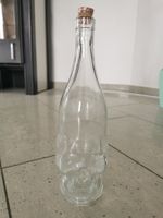 Totenkopf Flasche aus Glas