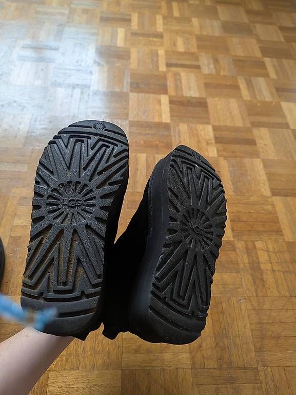 Scarpe da donna: UGG Mini Platform Boots schwarz 38 – Usato da Zürich venduto da lin_6dtc 3
