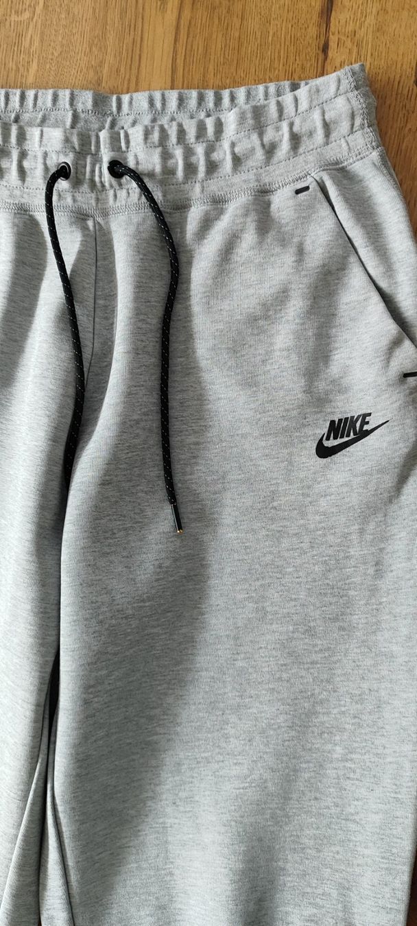 Nike Pantaloni: Nike Freizeit Hose M – Nuovo (secondo la descrizione) da Chur venduto da djovanna 1