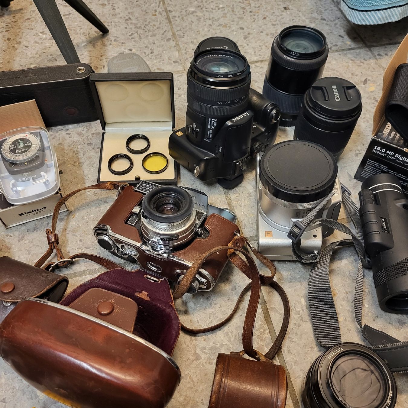 Fotocamera: 1 Lot Kameras – Usato da Kägiswil venduto da Megafi56 2