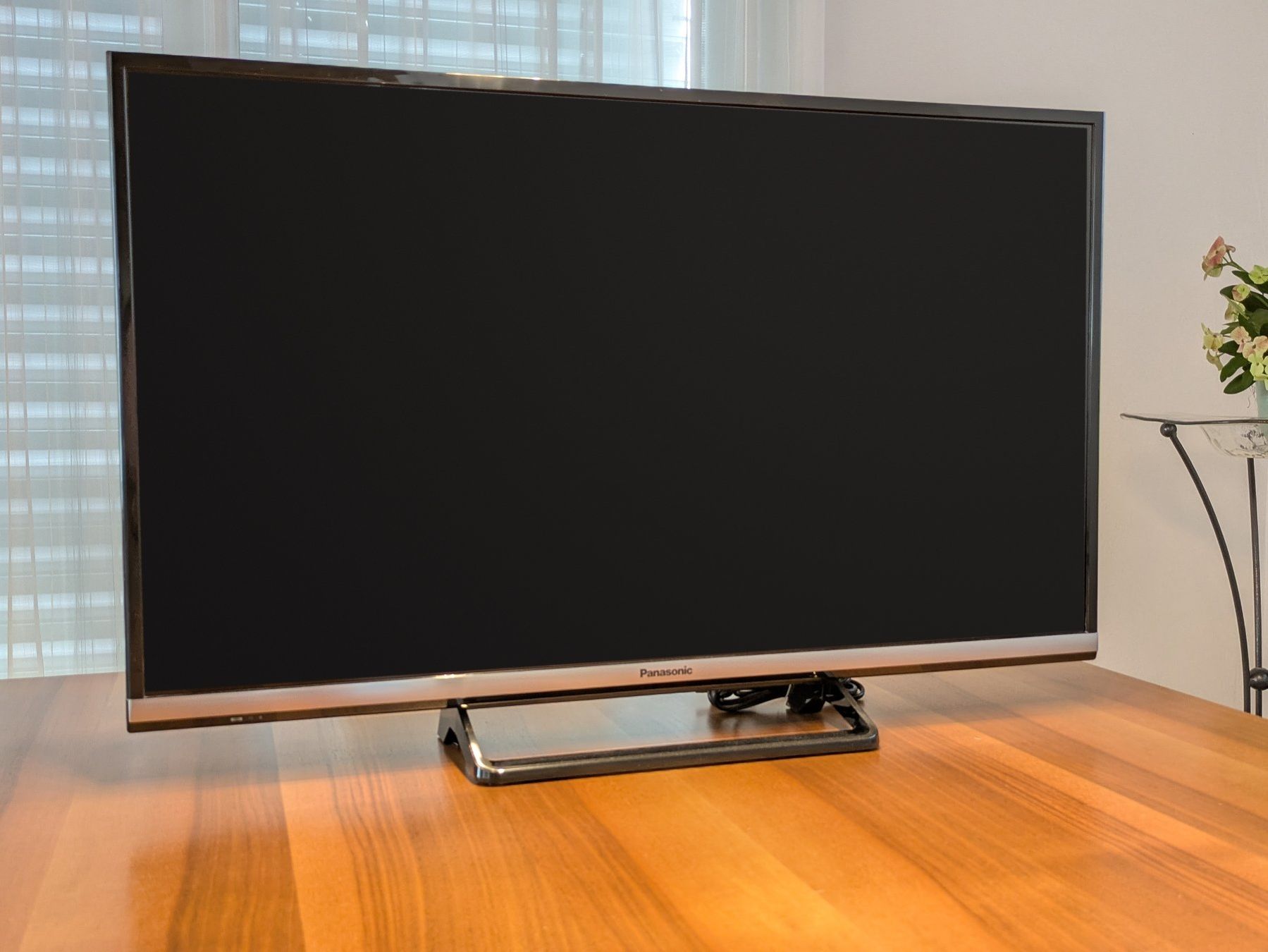 Panasonic Televisori: Panasonic TX-32DSN608 – Nuovo (secondo la descrizione) da Schneisingen venduto da TMS07