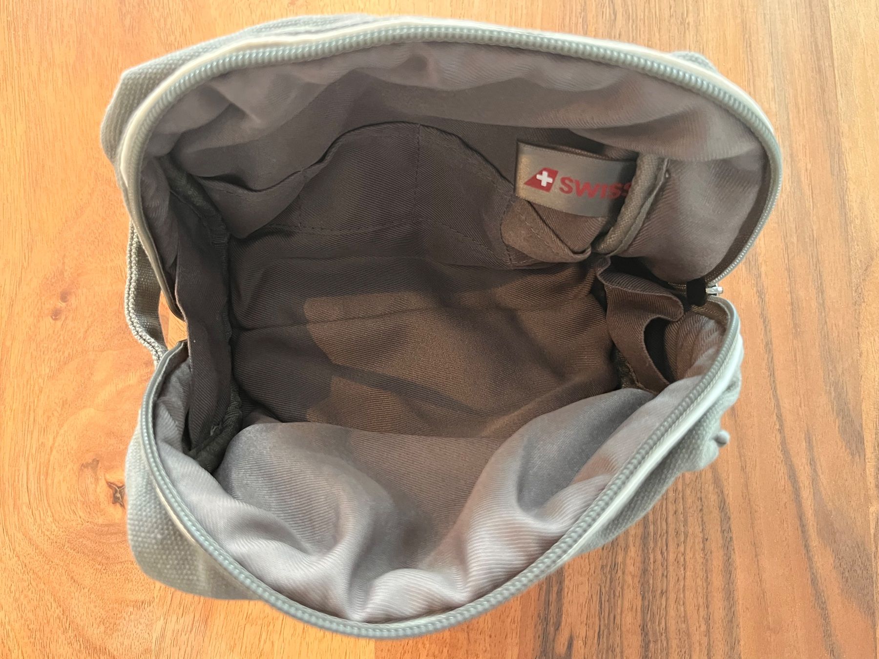 Custodie per cosmetici: Swiss Reise Accessoires / first class / amenity kit – Usato da Meilen venduto da Mneumann 2