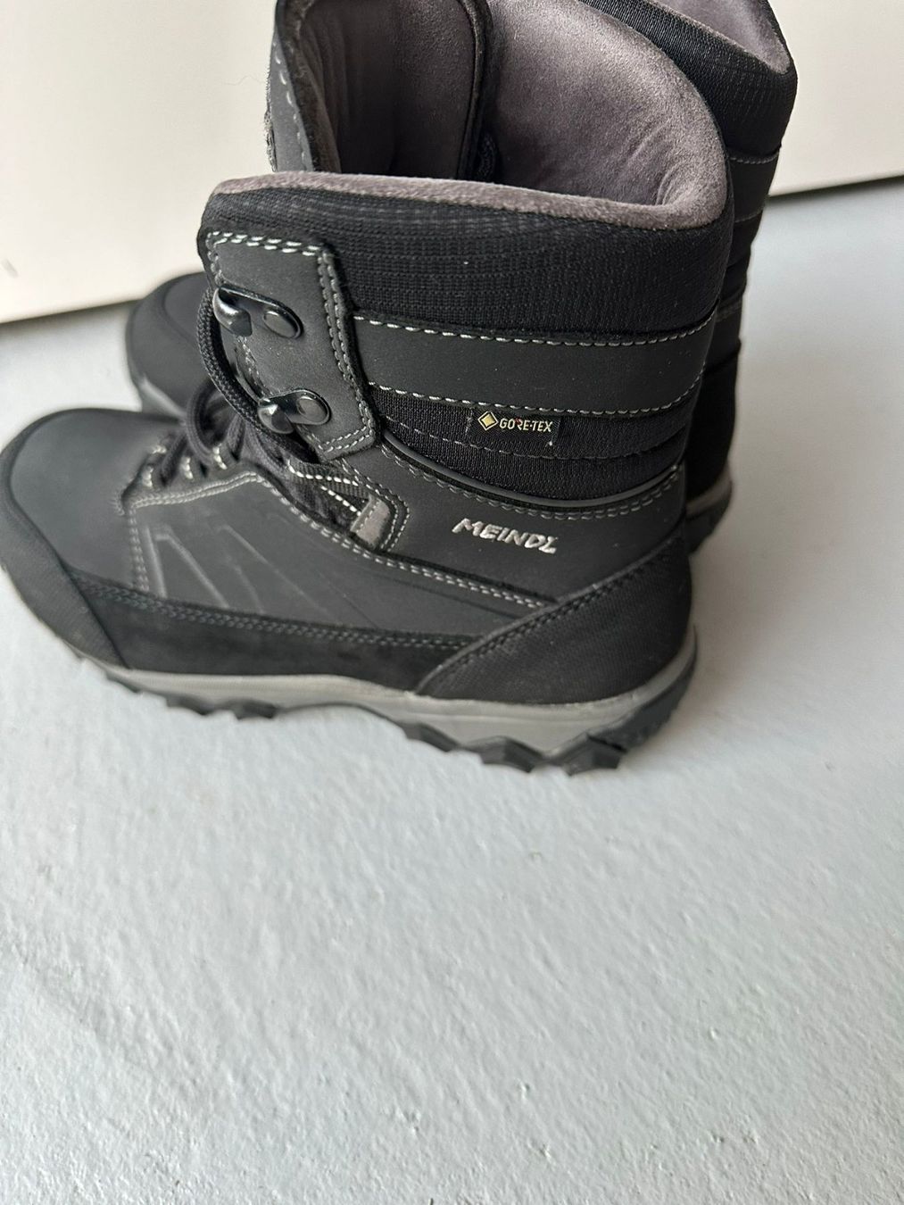 Meindl Scarpe da uomo: Meindl Winterstiefel /Winterschuhe Grösse 9 – Usato da Burgdorf venduto da interstellar2 1