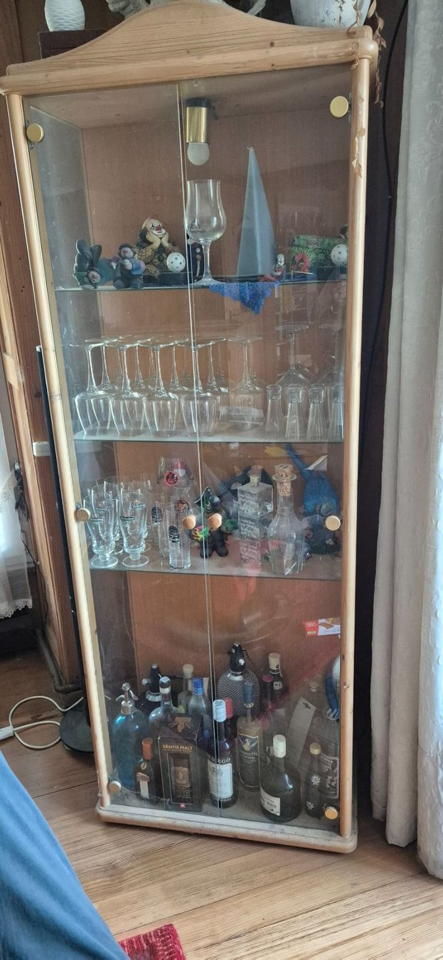 Vitrinen: Glasvitrine – Gebraucht aus Belp von Freca