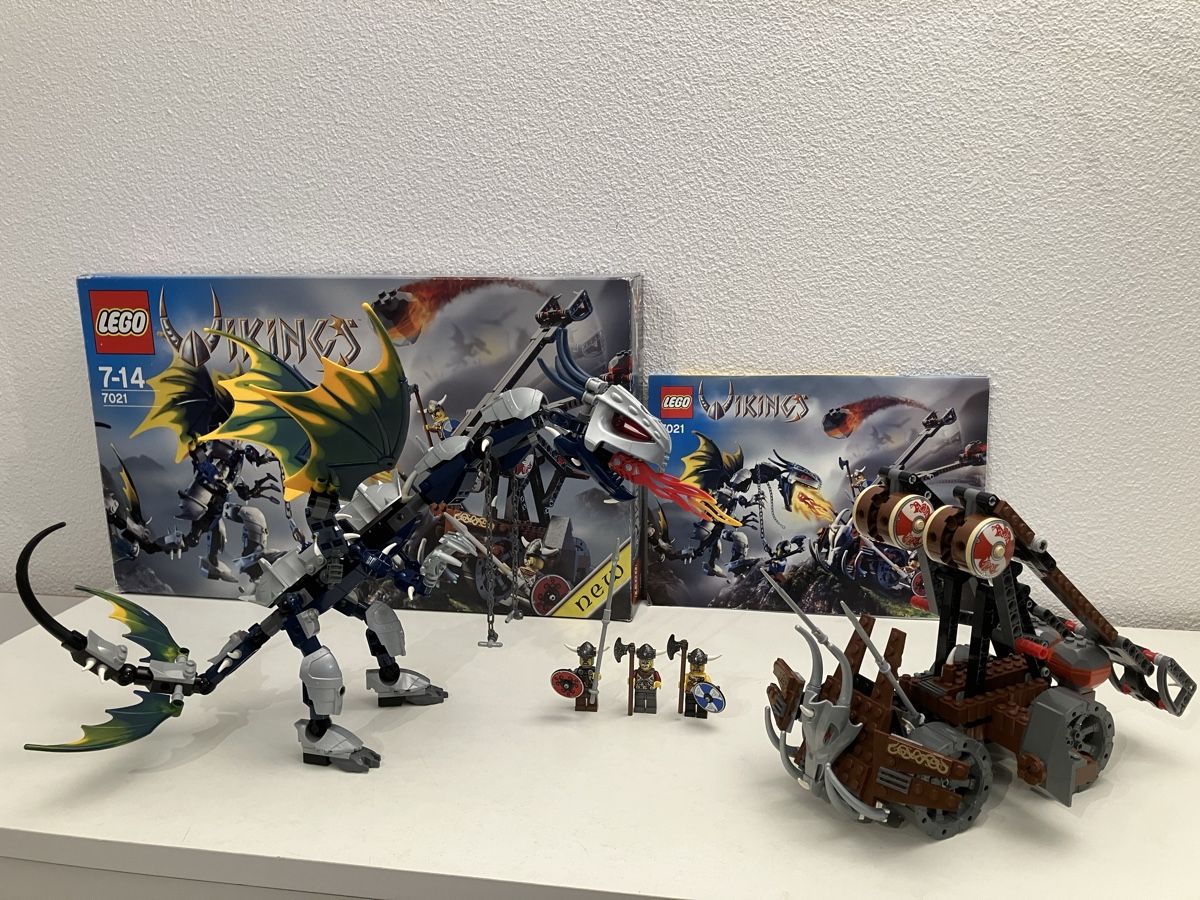 Lego Kit di costruzioni: Lego Vikings Double Catapult vs. Ofnir Dragon 7021 von 2006 – Usato da Willisau venduto da BettyBond