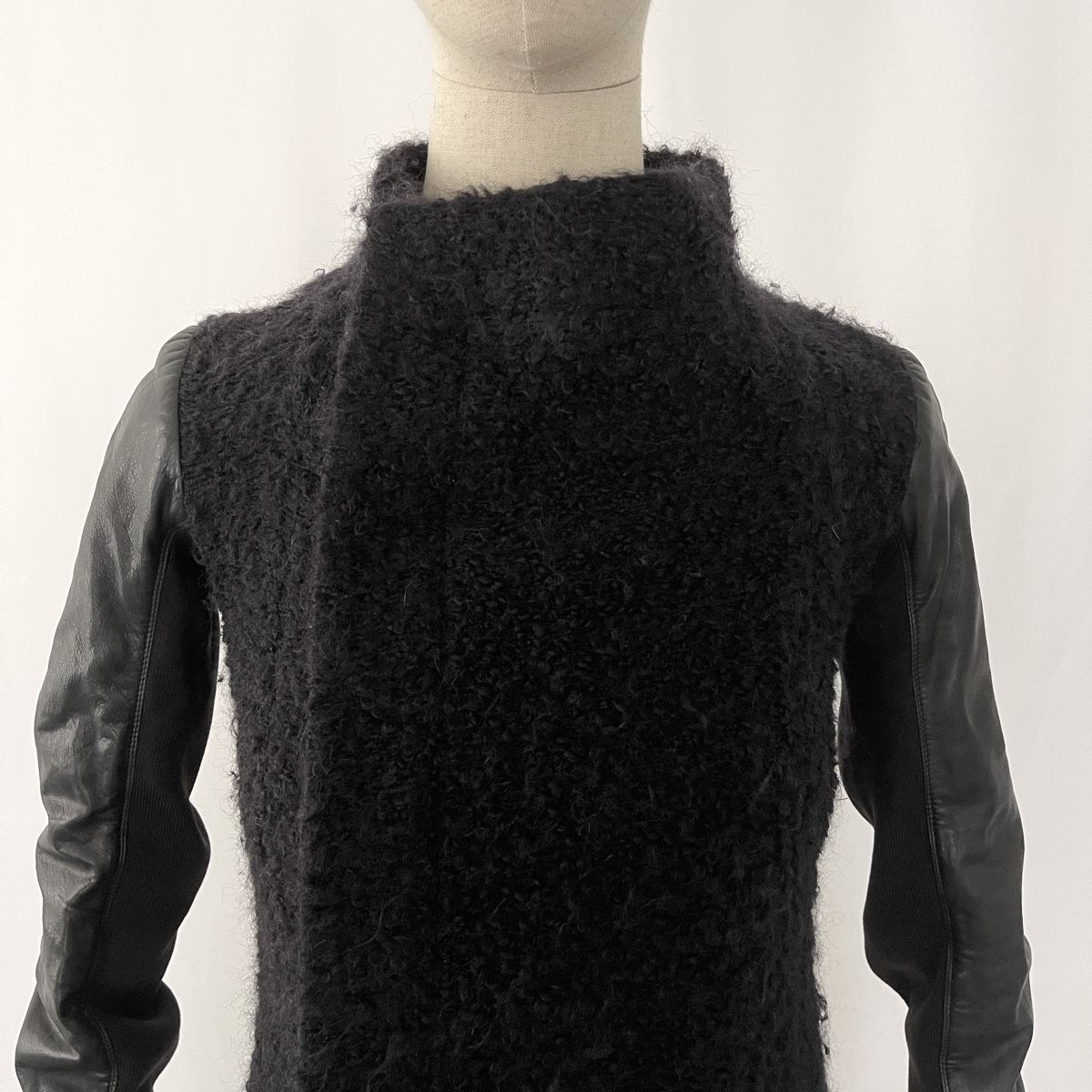 Rick Owens Cappotti: RICK OWENS Wool and Leather Coat – Nuovo (secondo la descrizione) da Emmen venduto da Avviivva_Com2023 1