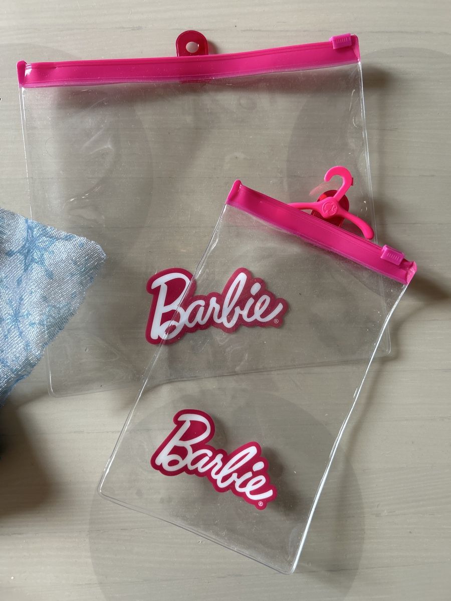 Giocattoli: Lot de 3 poupées Barbie et 2 Disney – Usato da Vevey venduto da Jaycewitwicky 5
