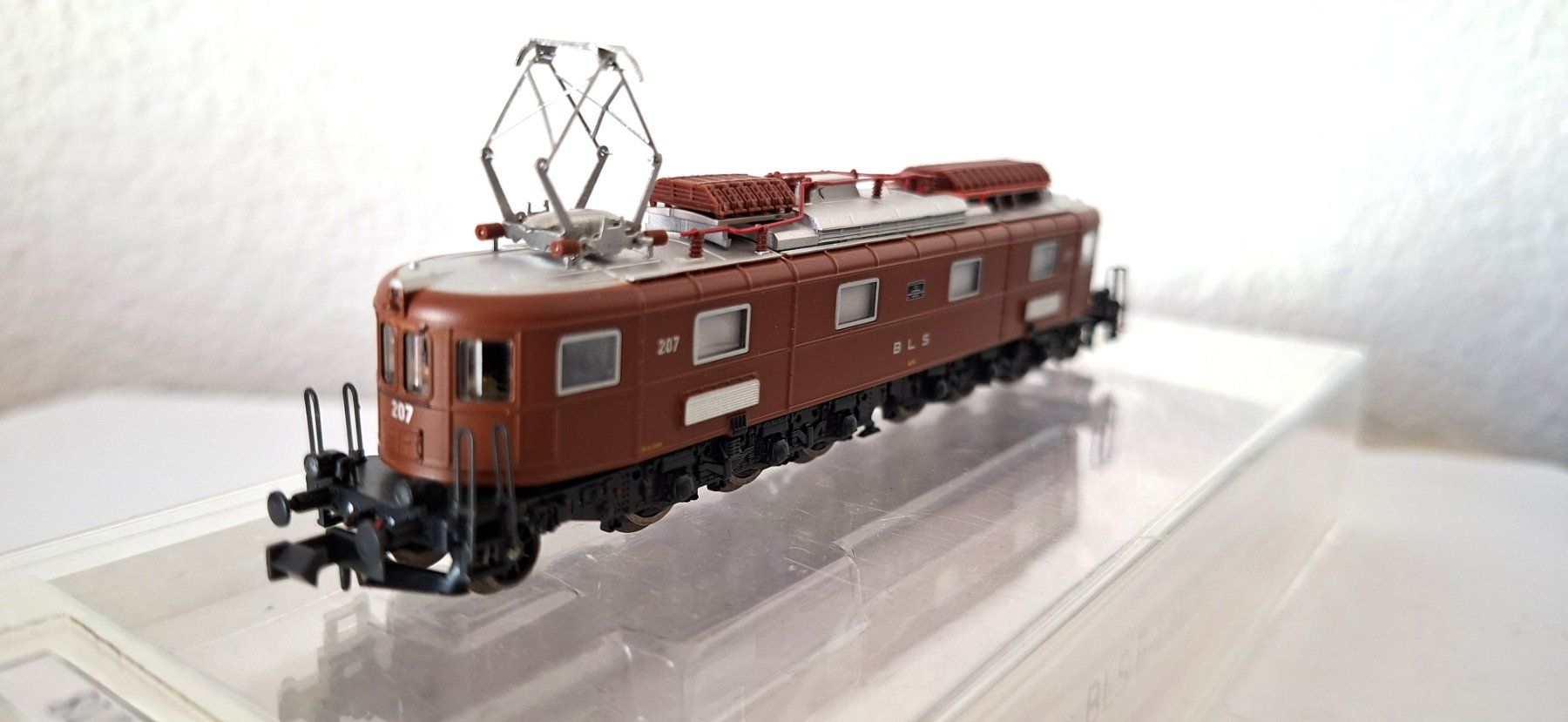 Hobbytrain Modelleisenbahnen: Hobbytrain Ae 6/8 BLS 10184  Lok 207 – Gebraucht aus Biberist von Ntrains 3