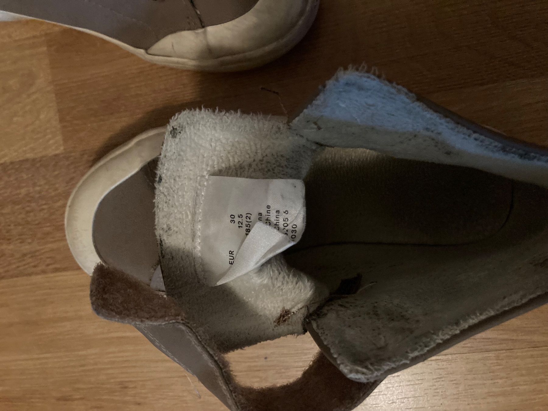 Scarpe per ragazzi: Kinder Winter Turnschuhe Gr. 30 – Usato da Emmenbrücke venduto da JJ_89 3