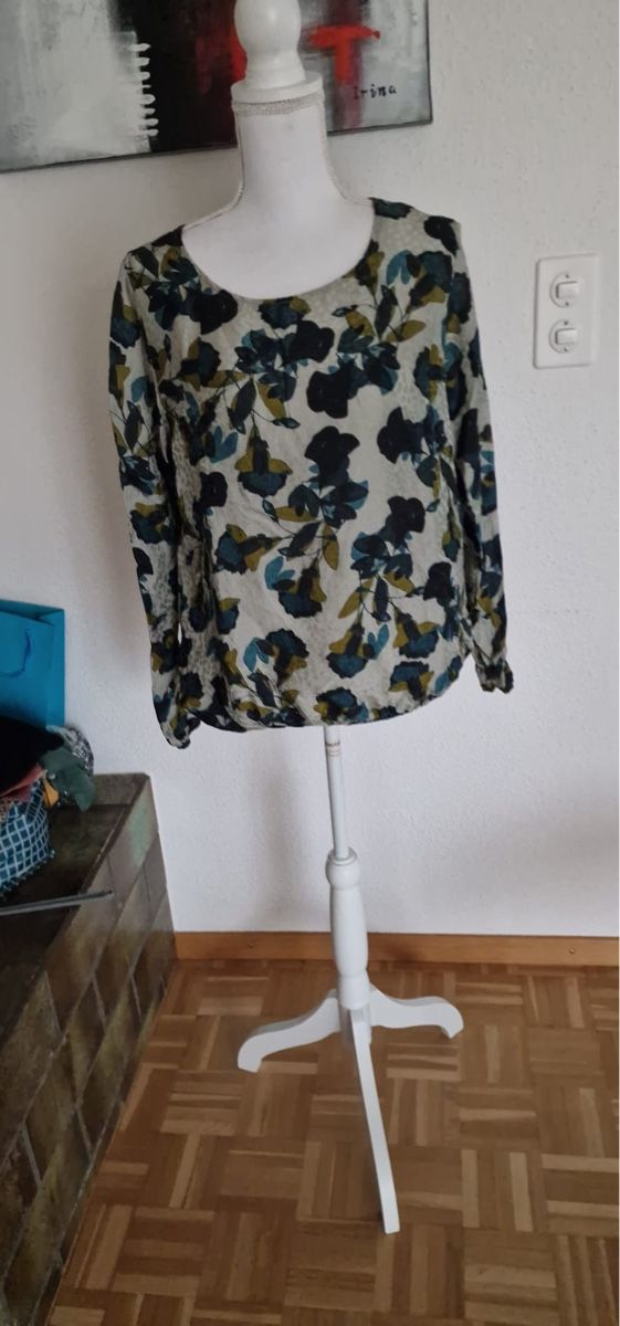 Nile Camicette: Nile Bluse mit Blumenmuster, Grösse S – Usato da St. Gallen venduto da mania03 2