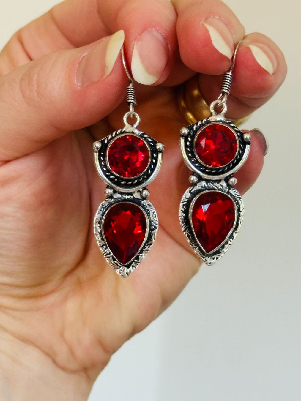 Orecchini pendenti & Orecchini a lobo: Garnet Gemstone Handmade Drop Dangle Earrings Jewelry – Nuovo e nell'imballaggio originale da Genève venduto da AGBERG 4