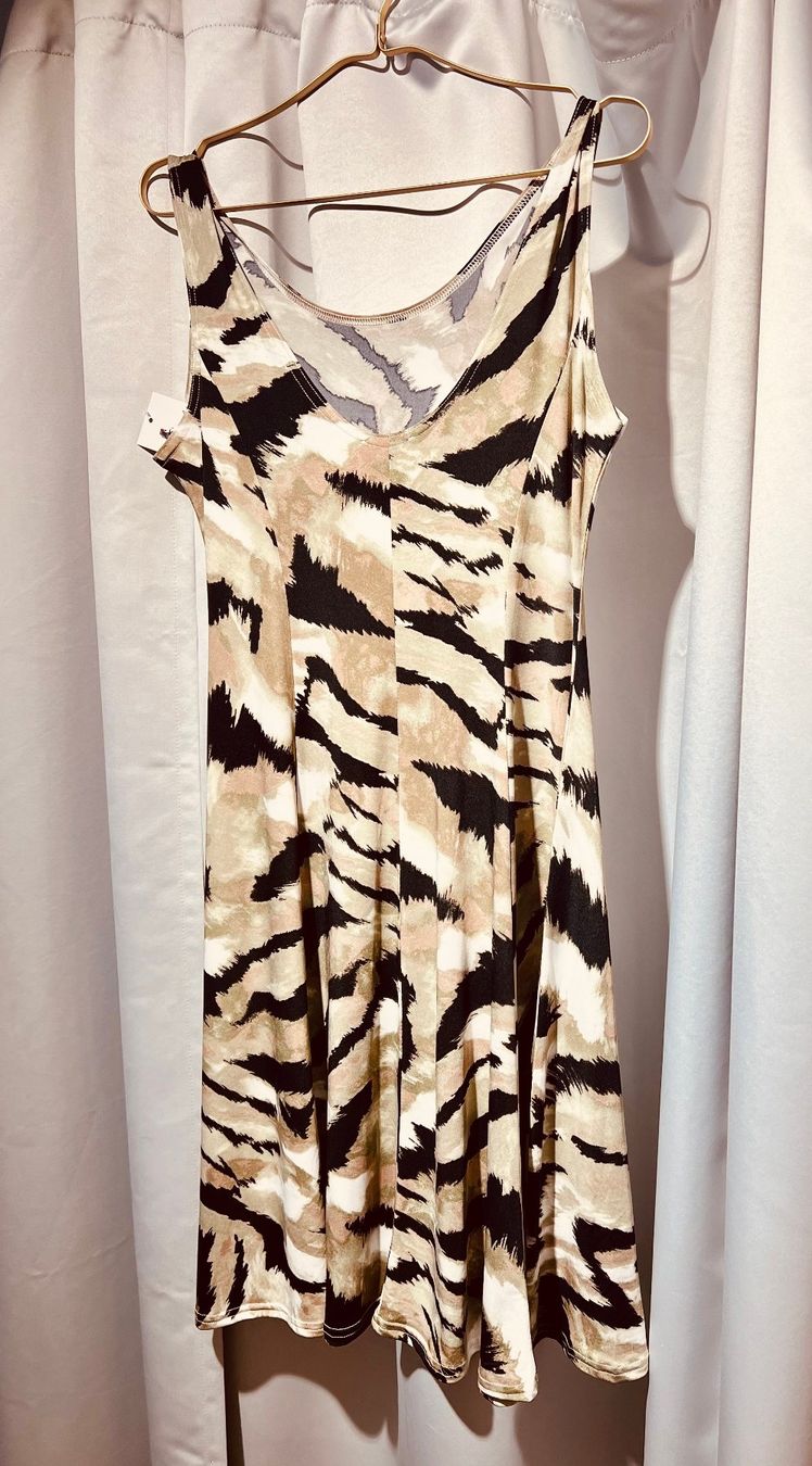 Kleider: Multicolor Midi Sommerkleid in Camouflage-Optik – Neu und originalverpackt aus Zürich von Naebeli 2