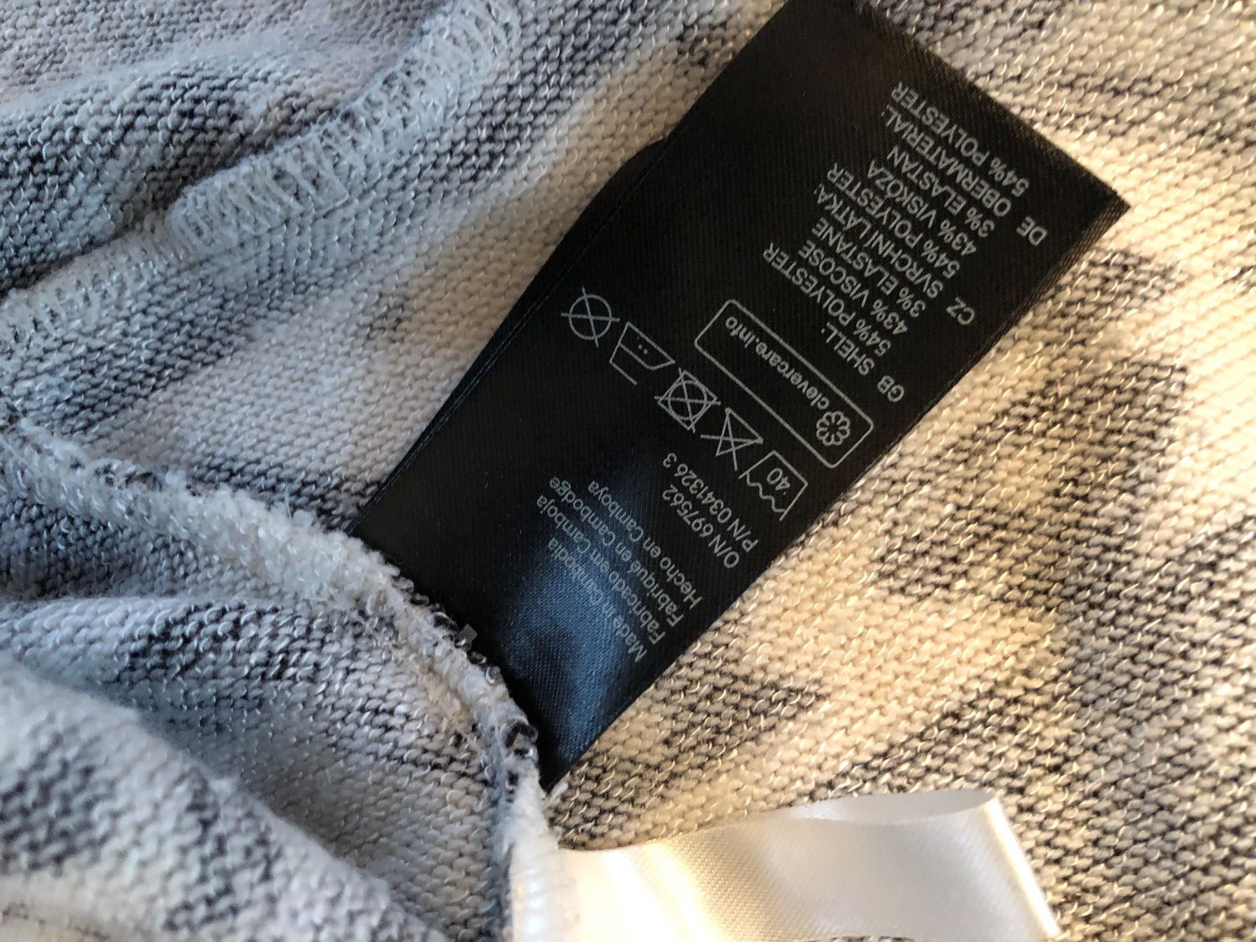 H&M Giacche & Cappotti: Weiches H&M Strickjäckli Gr.170 – Usato da Obergerlafingen venduto da cabo4 3