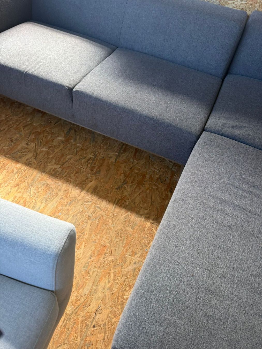Sofas: Ecksofa grau L-Form 269cm Breite gebraucht – Gebraucht aus Dietikon von arj_lrs8 3
