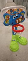 Baby Basketballspiel mit Ball