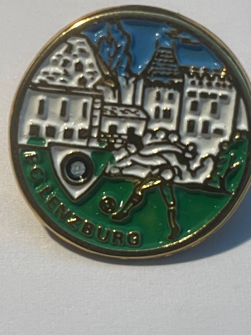 Placchette & Badge: 140. Pin - FC Lenzburg – Usato da Luzern venduto da Irek