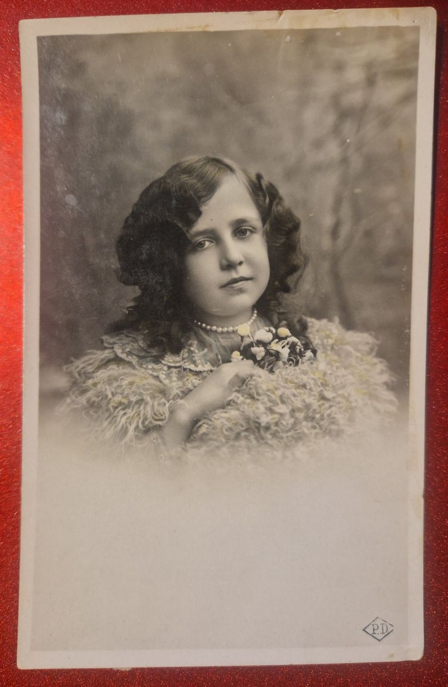 Cartoline postali: Mädchenportrait 1911, Top – Usato da Melchnau venduto da Arthurius
