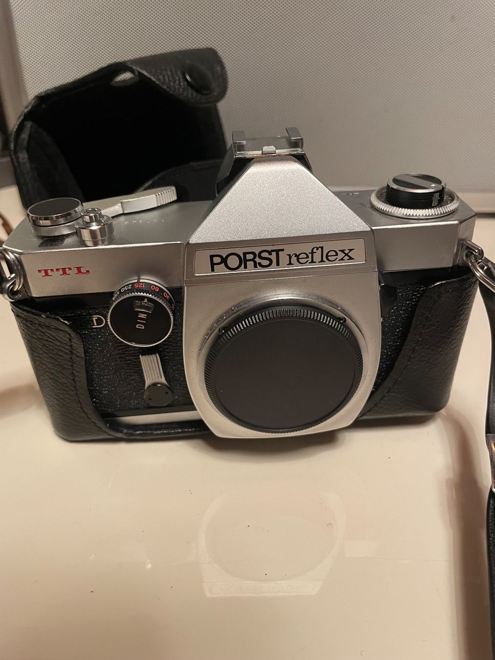 Fotocamera: Portst Reflex TTL Analog Kamera mit case – Usato da Zürich venduto da Arcana_Fail