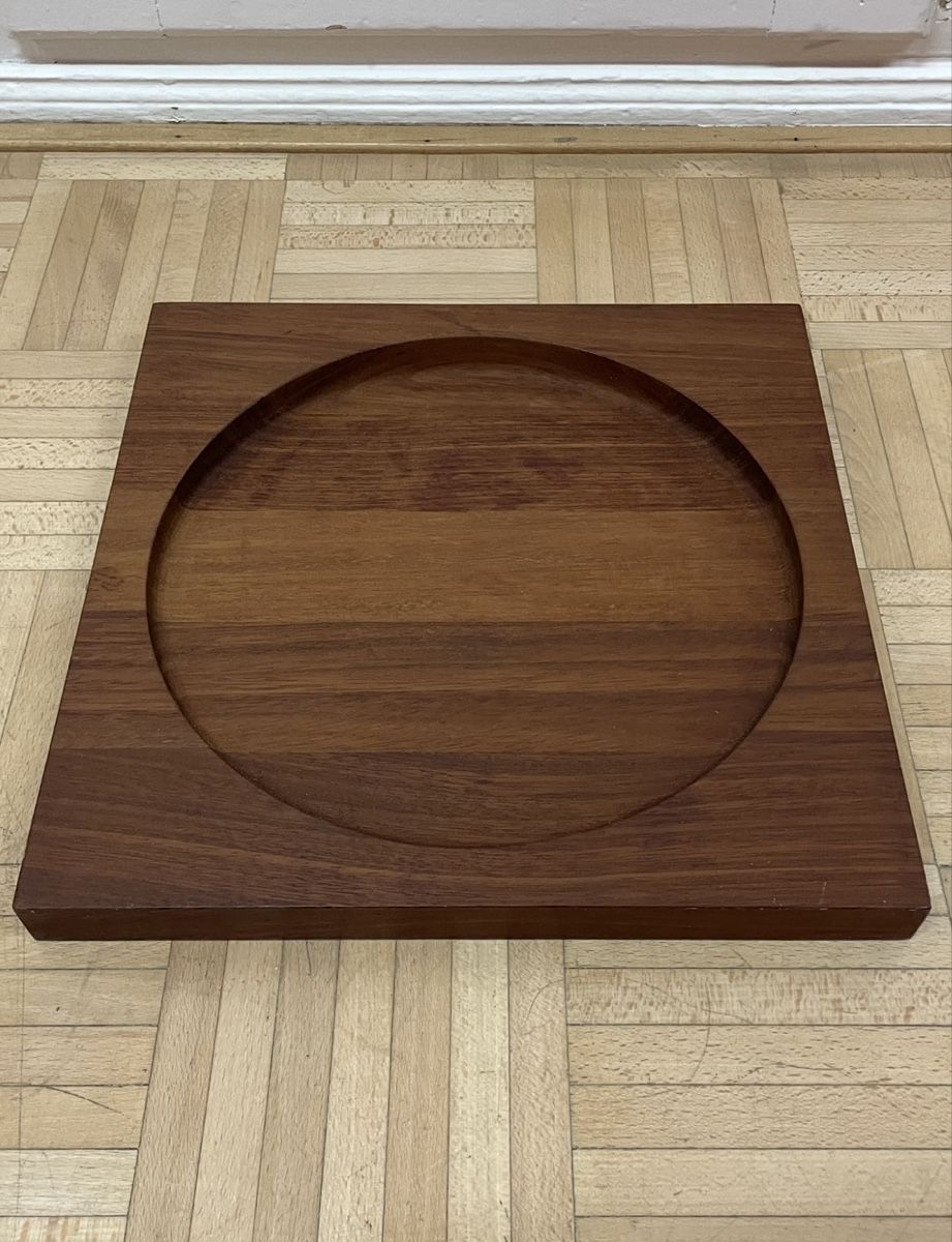 Schalen: Vintage Teak Schale oder Platte Quadrat rund Holzschale 70er – Gebraucht aus Zürich von Vintagewiesel