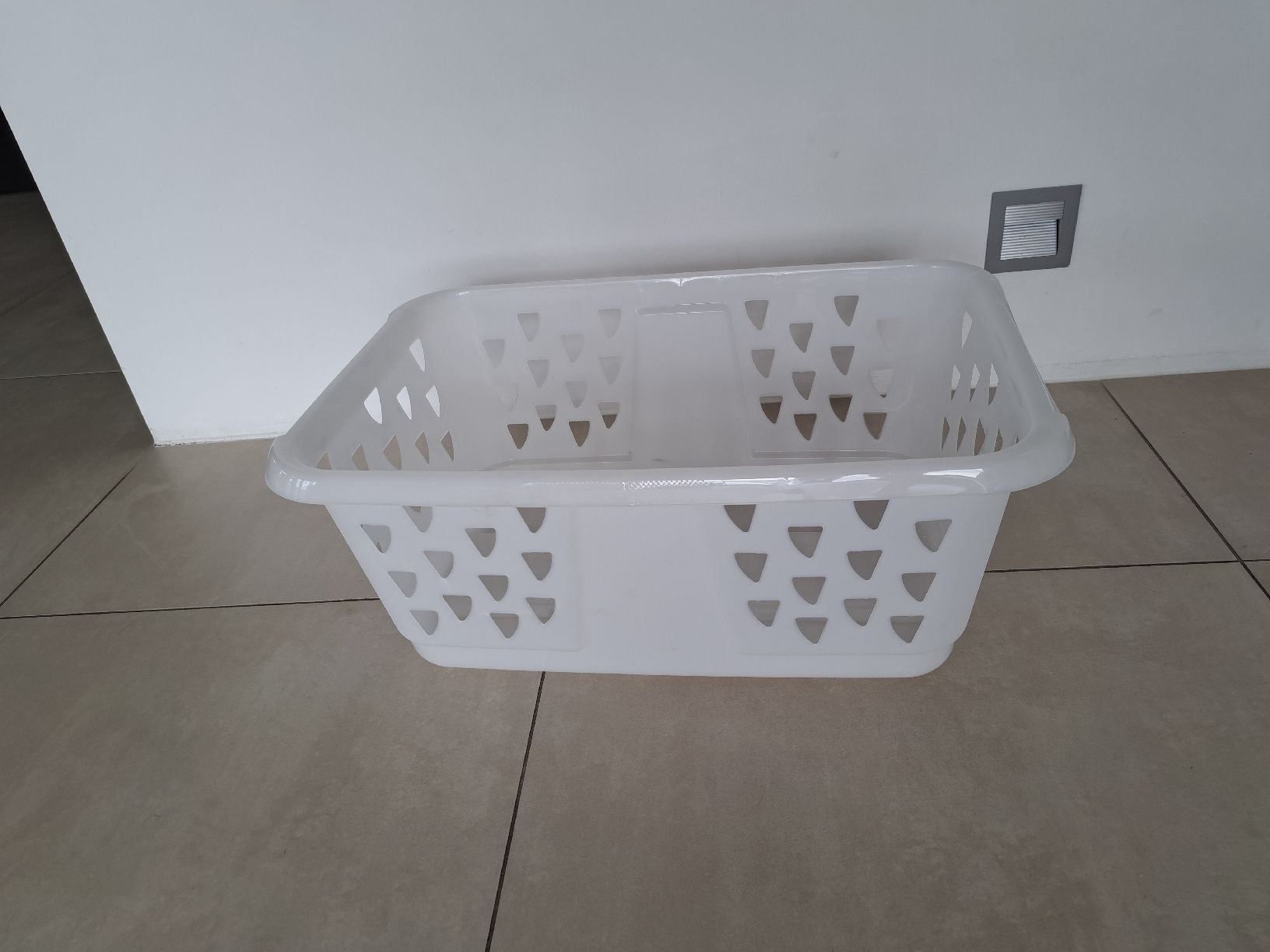 Contenitori & Simili: bac à linge plastique – Nuovo (secondo la descrizione) da Widnau venduto da man_zq7q