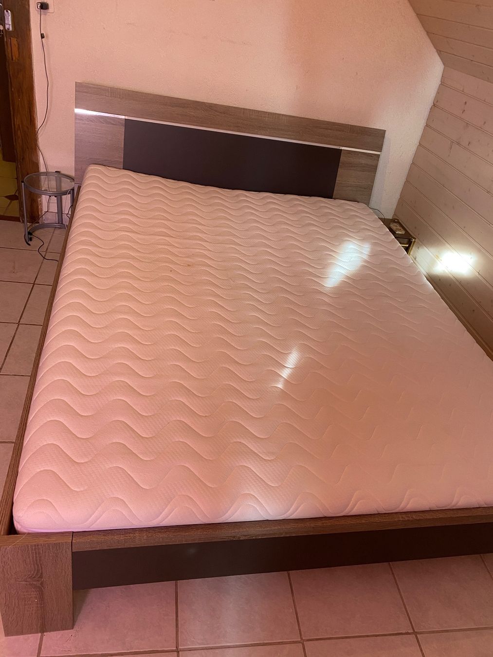 Betten: Bett – Neu (gemäss Beschreibung) aus Buchs AG von niv_m2v5