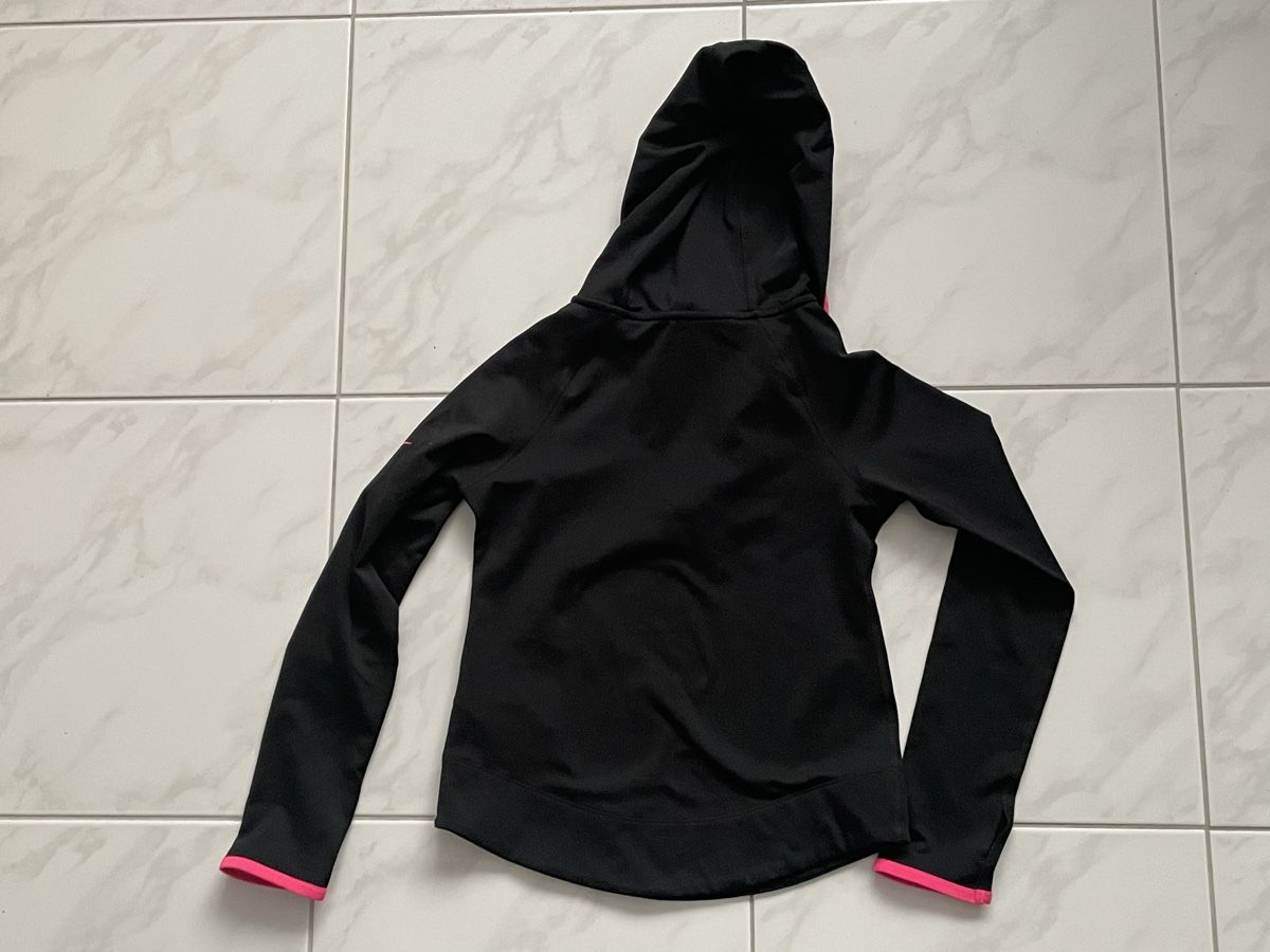 Nike Trainer, Turnhosen & -trikots: Nike pro Gr. S  128-137cm. 8-10yrs – Gebraucht aus Weisslingen von HeinzH01 3