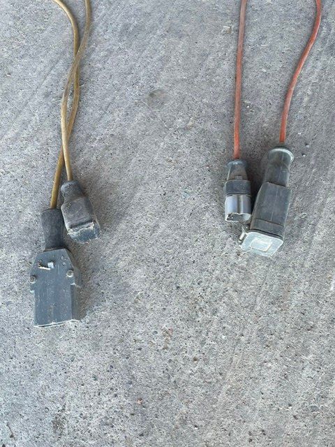Cavi: 2 Kabel mit verschiedenen Stecker – Usato da Messen venduto da Akrokus