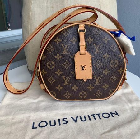 LOUIS VUITTON Sac à bandoulière HAT BOX marron monogramme