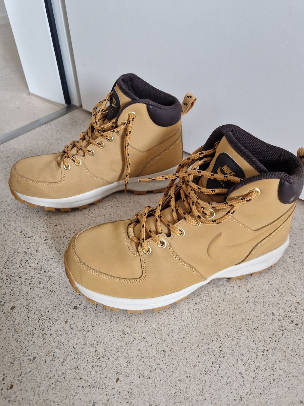 Nike Scarpe da uomo: Nike Schuhe Grösse 40 – Usato da Zell ZH venduto da rah_q6gm