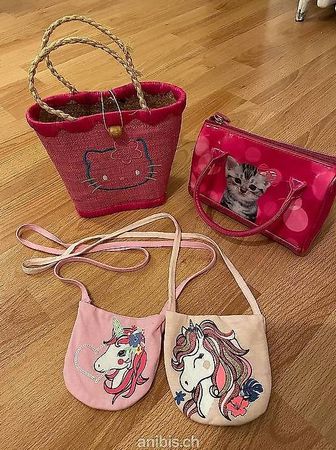 A vendre lot de sacs pour petite fille