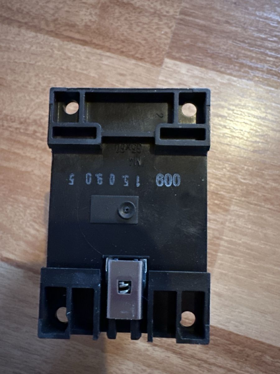 Componenti elettronici: Moeller DIL M(C)12 Leistungsschütz – Usato da Wald AR venduto da sim_m9vw 2