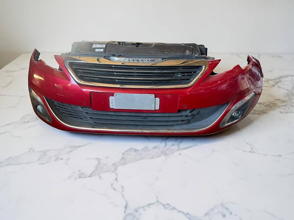 Tutti pezzi di ricambio auto: Peugeot 308 T9 2014 - 2017 Frontpaket – Usato da Safenwil venduto da Optimec_GmbH