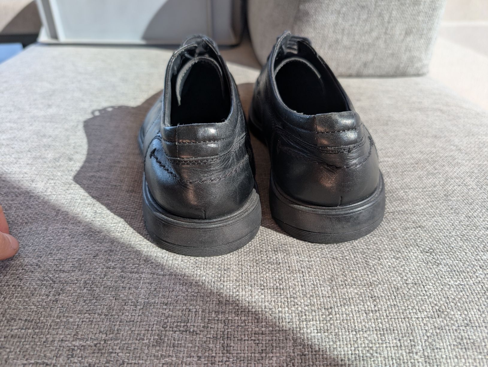 Scarpe da uomo: Chaussures en cuir noir taille 42 – Usato da Blignou (Ayent) venduto da dyl_yxb5 2