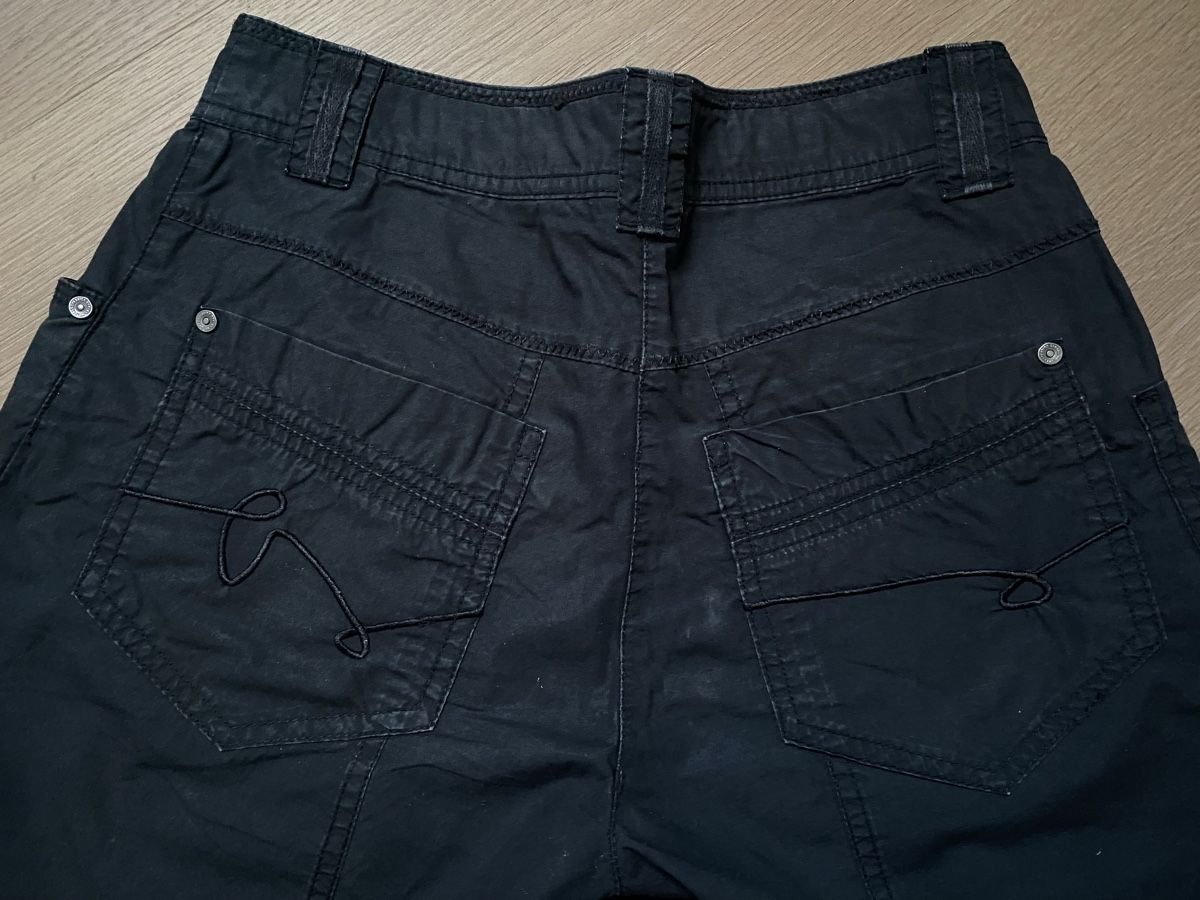 C&A Pantaloni: Schwarze Shorts Marke C&A Grösse 34 – Usato da Winkel venduto da Flyhy2020 3