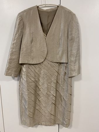 Goldenes Elegantes Kleid mit Jäckli, Grösse 44, festlich