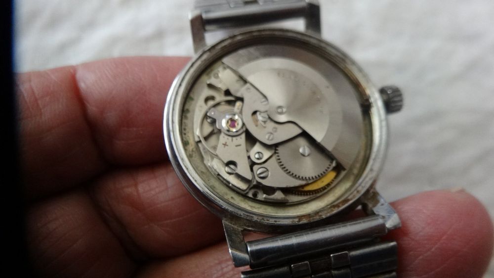 Rodania Montres: RODANIA  HERREN ANTIK UHR.AUTOMATIC.DATE, LÄÜFT--34X38MM – D'occasion à zürich par ahmad01 5