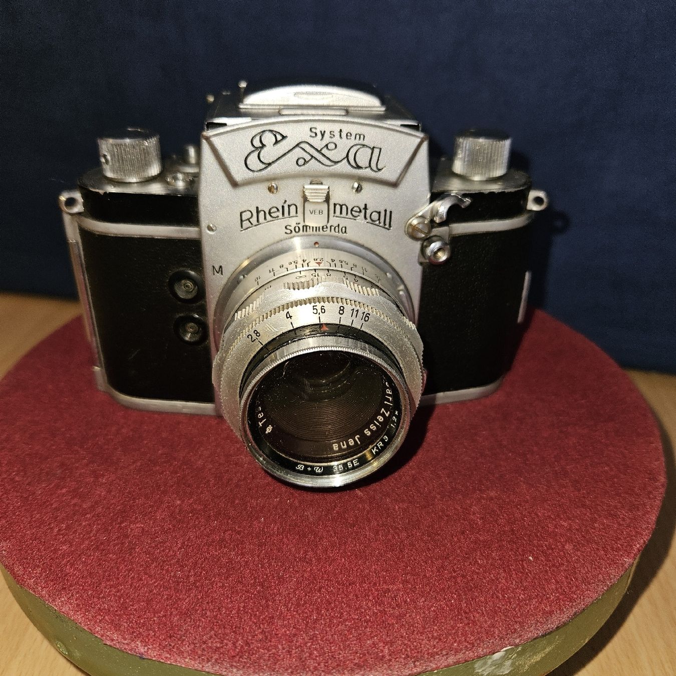Exakta Fotocamera: Exa Kamera mit Tasche und Objektiv – Usato da Kriens venduto da gra_fhn7 8