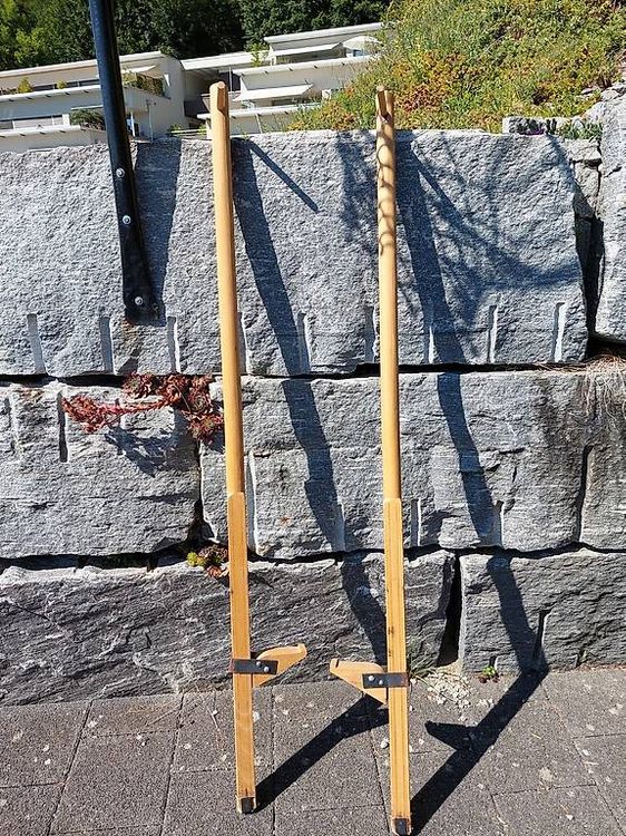 Stelzen aus massivem Holz (Gebraucht) in Wikon für CHF 25 – nur ...