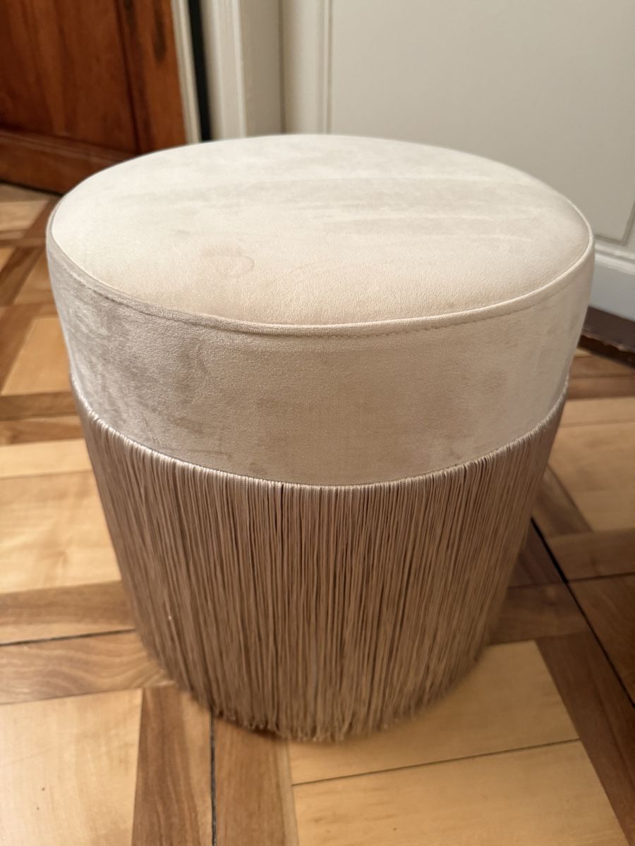 Sgabelli: Pouff Samtstoff & Fransen – Usato da Altdorf UR venduto da StayClassy