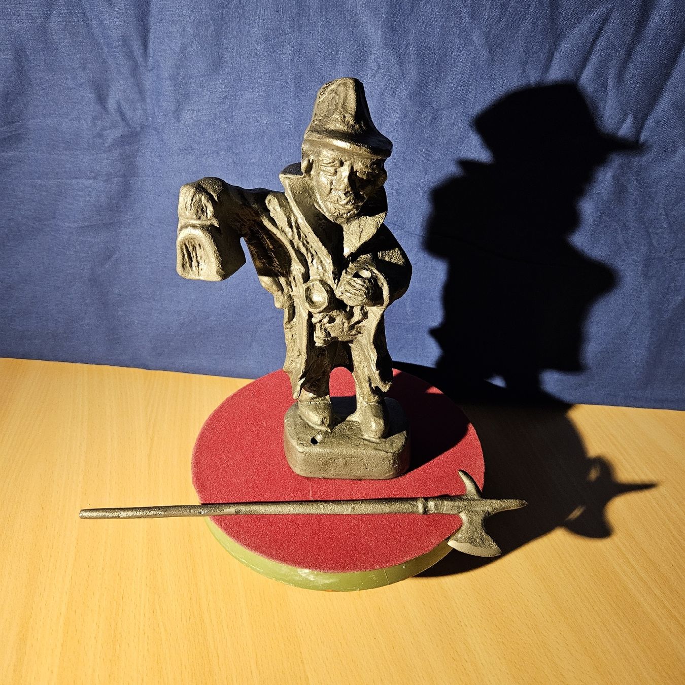 Figuren: Eisenplastik Figur, Nachtwächter mit Hellebarde 29cm – Gebraucht aus Kriens von gra_fhn7 5